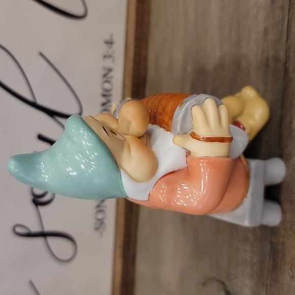 Bashful Bradford Exchange porcelain figurine. - Picture 4 of 5